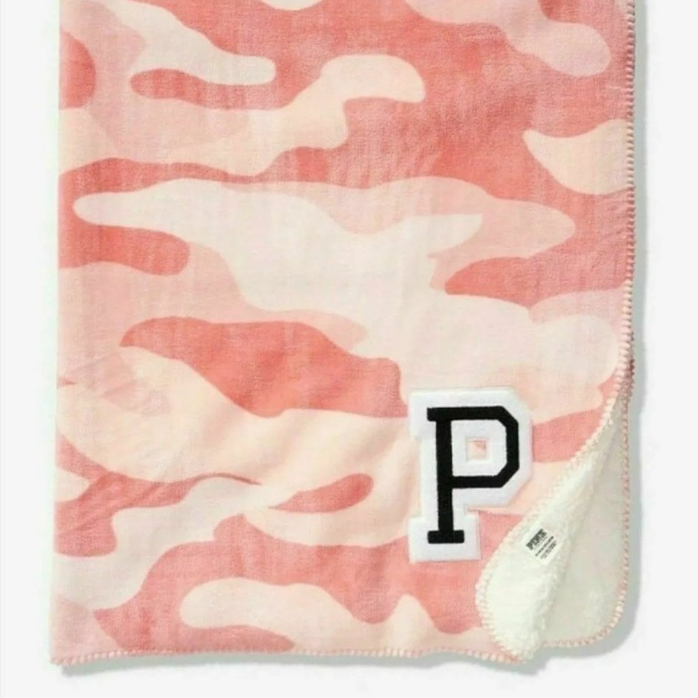 Victoria’s Secret PINK Camo Sherpa Blanket Pinks Blush 50”x 60” Plush Cozy Throw